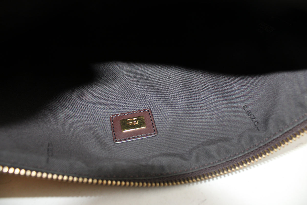 Fendi Medium Flat Pouch In Pelle Scamosciata