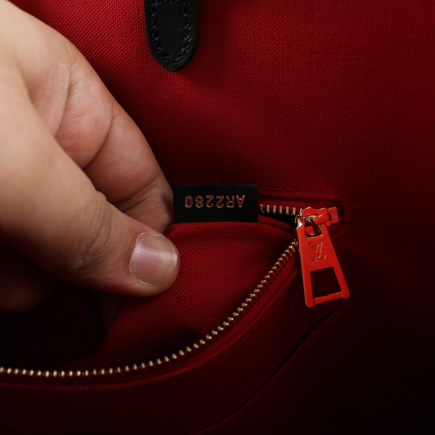 Louis Vuitton On The Go GM