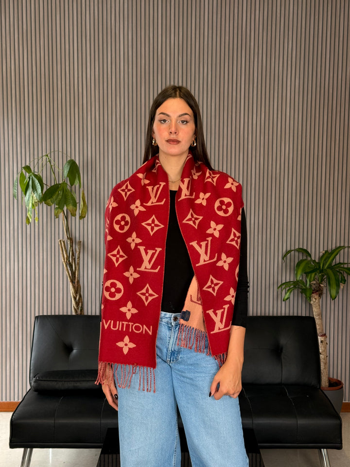 Louis Vuitton Essential Scarf M79502