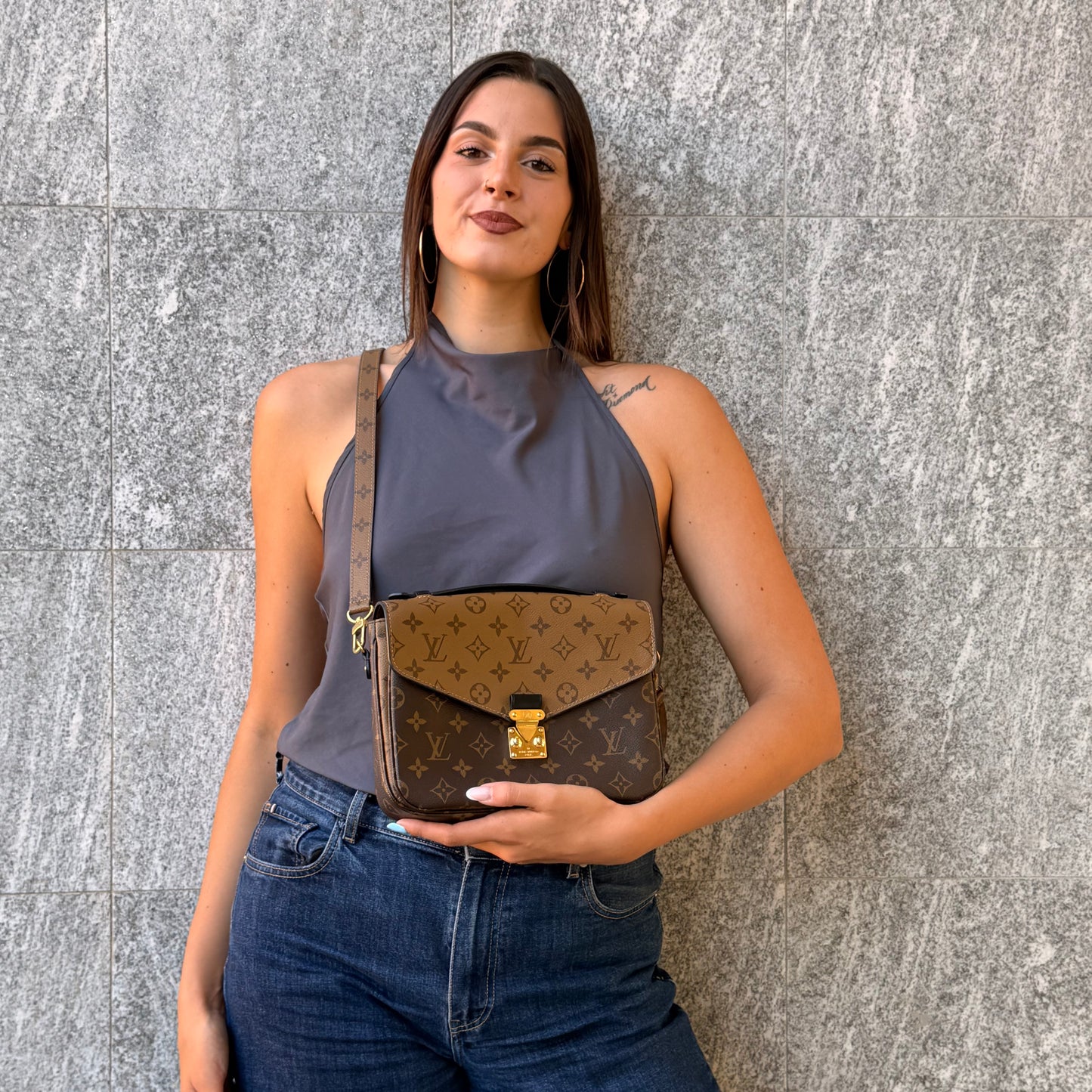 Louis Vuitton Pochette Métis Reverse