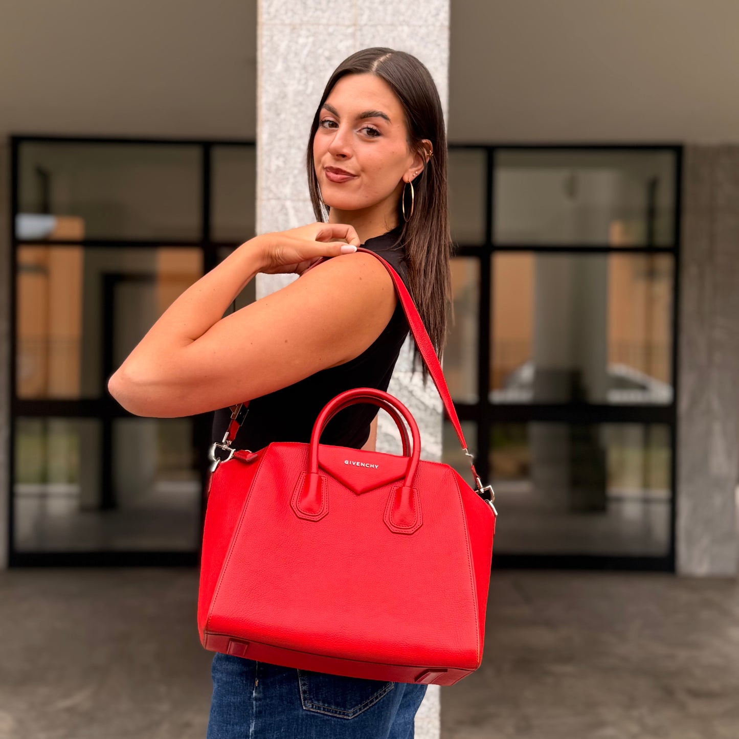 Givenchy Antigona Media