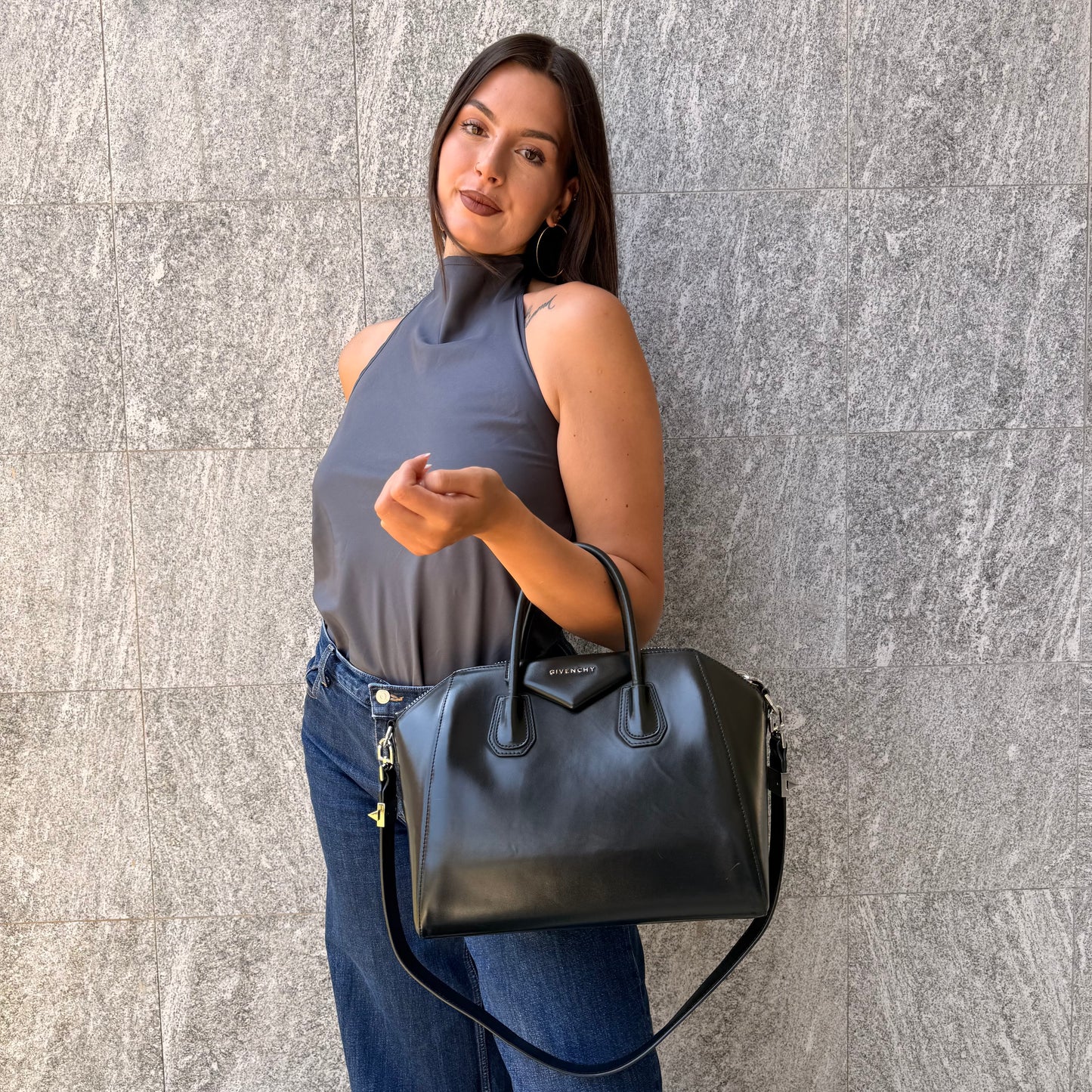 Givenchy Antigona Media