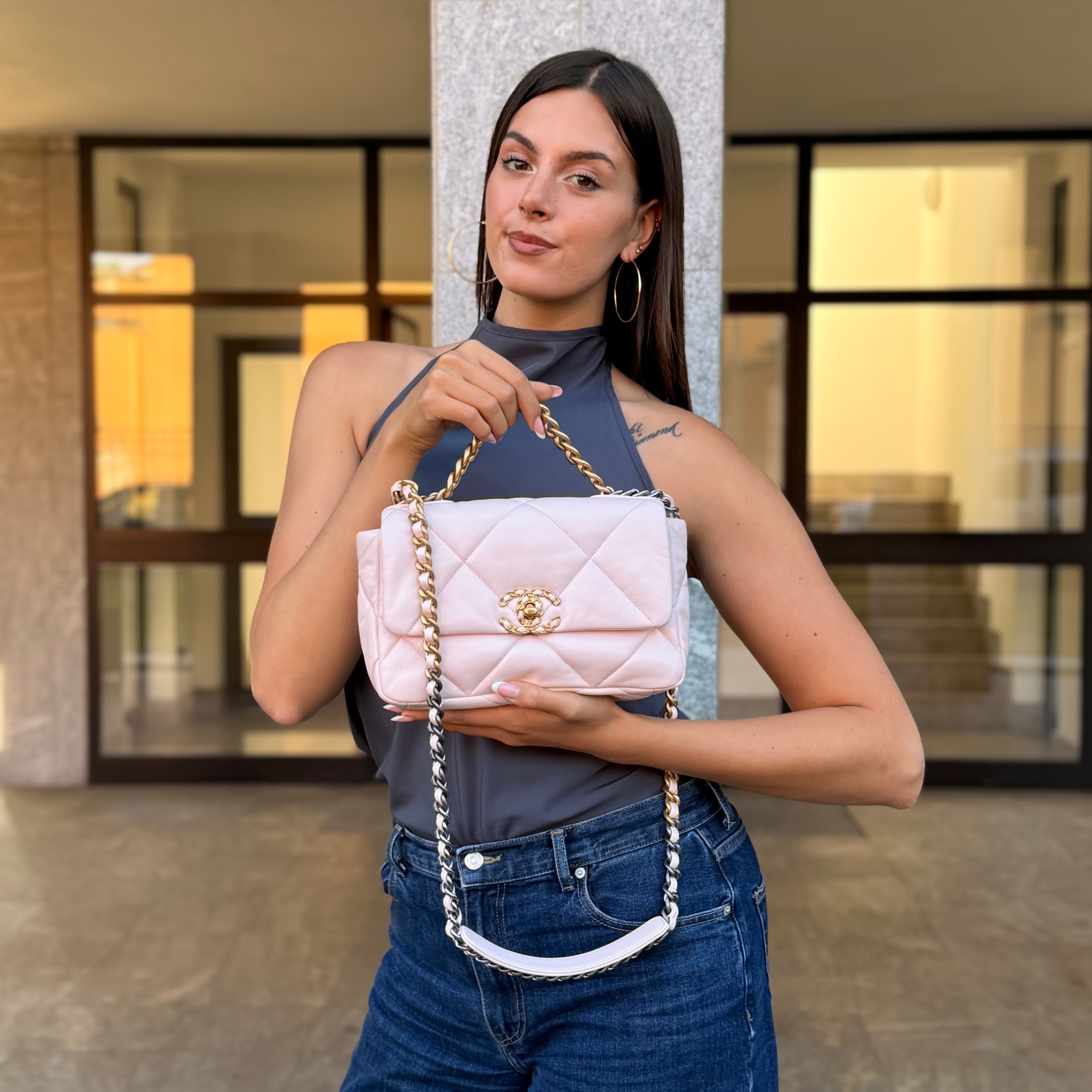 Chanel 19