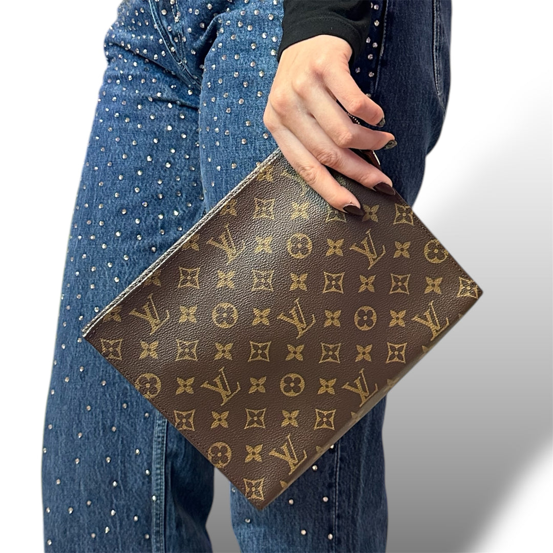 Louis Vuitton Pochette Toilette 26