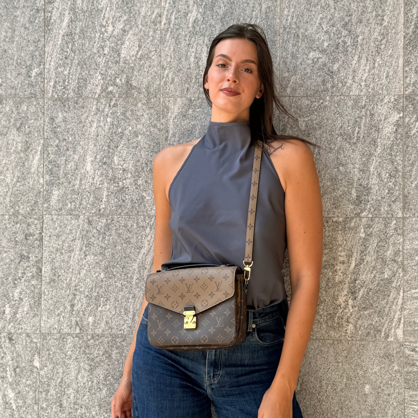 Louis Vuitton Pochette Métis Reverse
