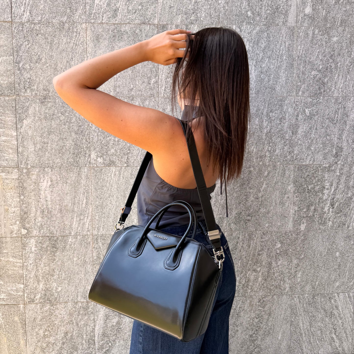 Givenchy Antigona Media