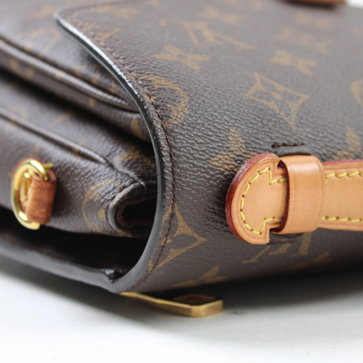 Louis Vuitton Pochette Métis Monogram