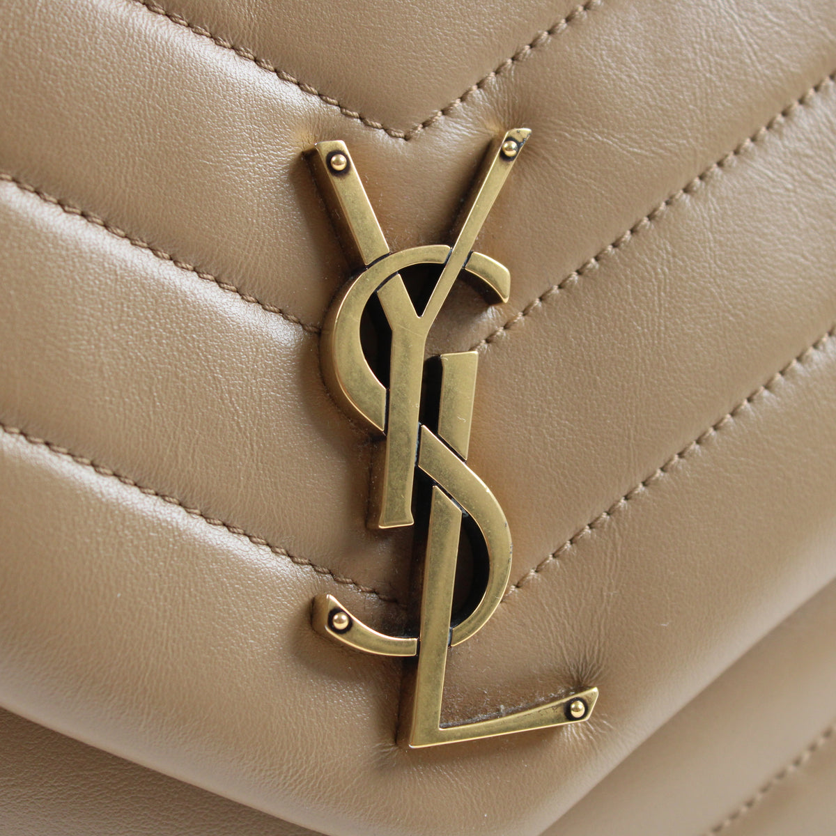 Saint Laurent Lou Lou Media