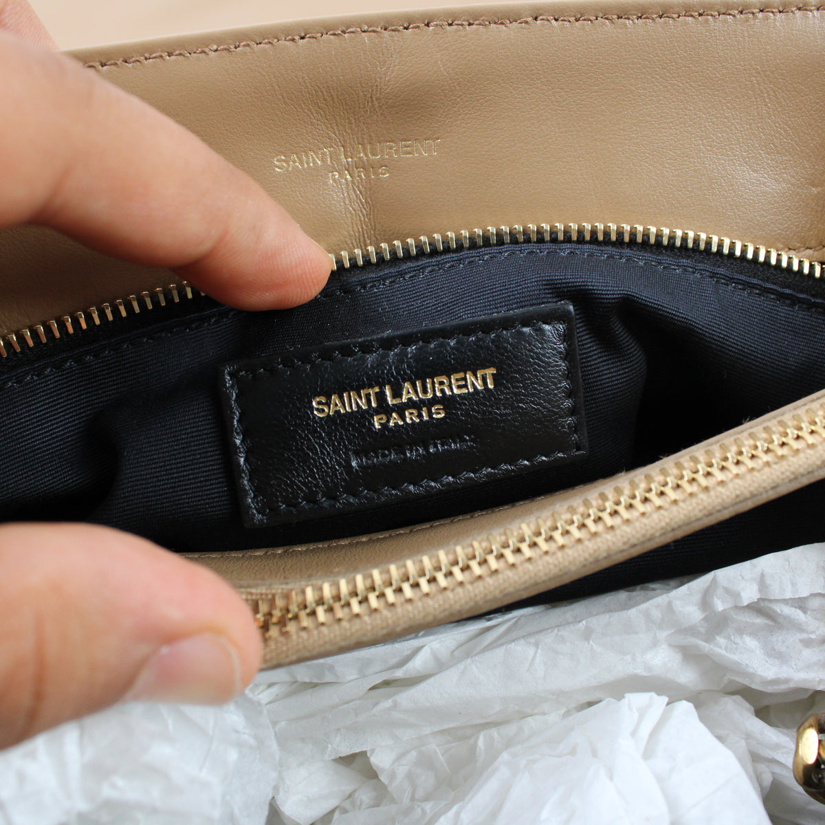 Saint Laurent Lou Lou Media