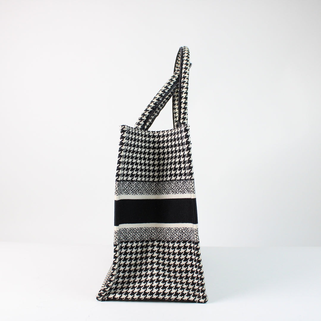 Christian Dior Booktote Media