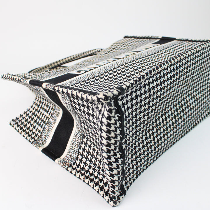Christian Dior Booktote Media