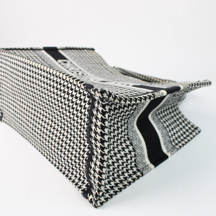 Christian Dior Booktote Media