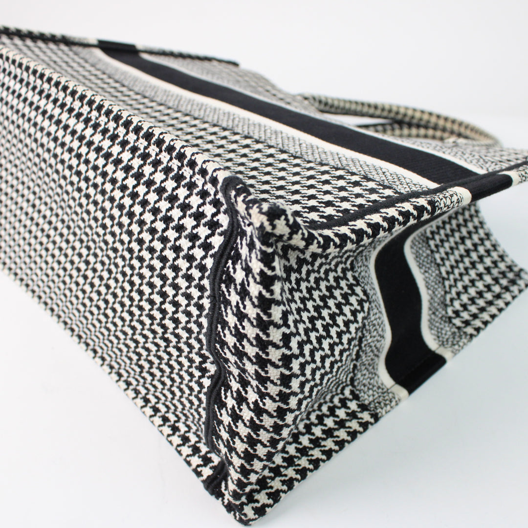 Christian Dior Booktote Media