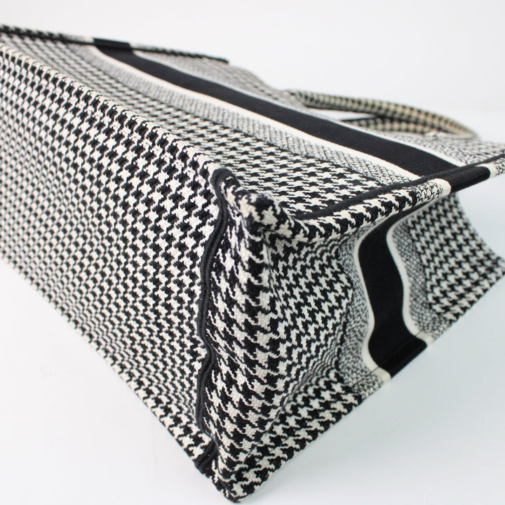Christian Dior Booktote Media