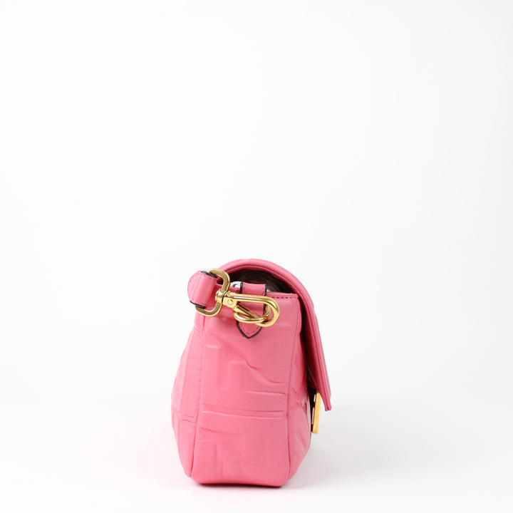 Fendi Baguette Media