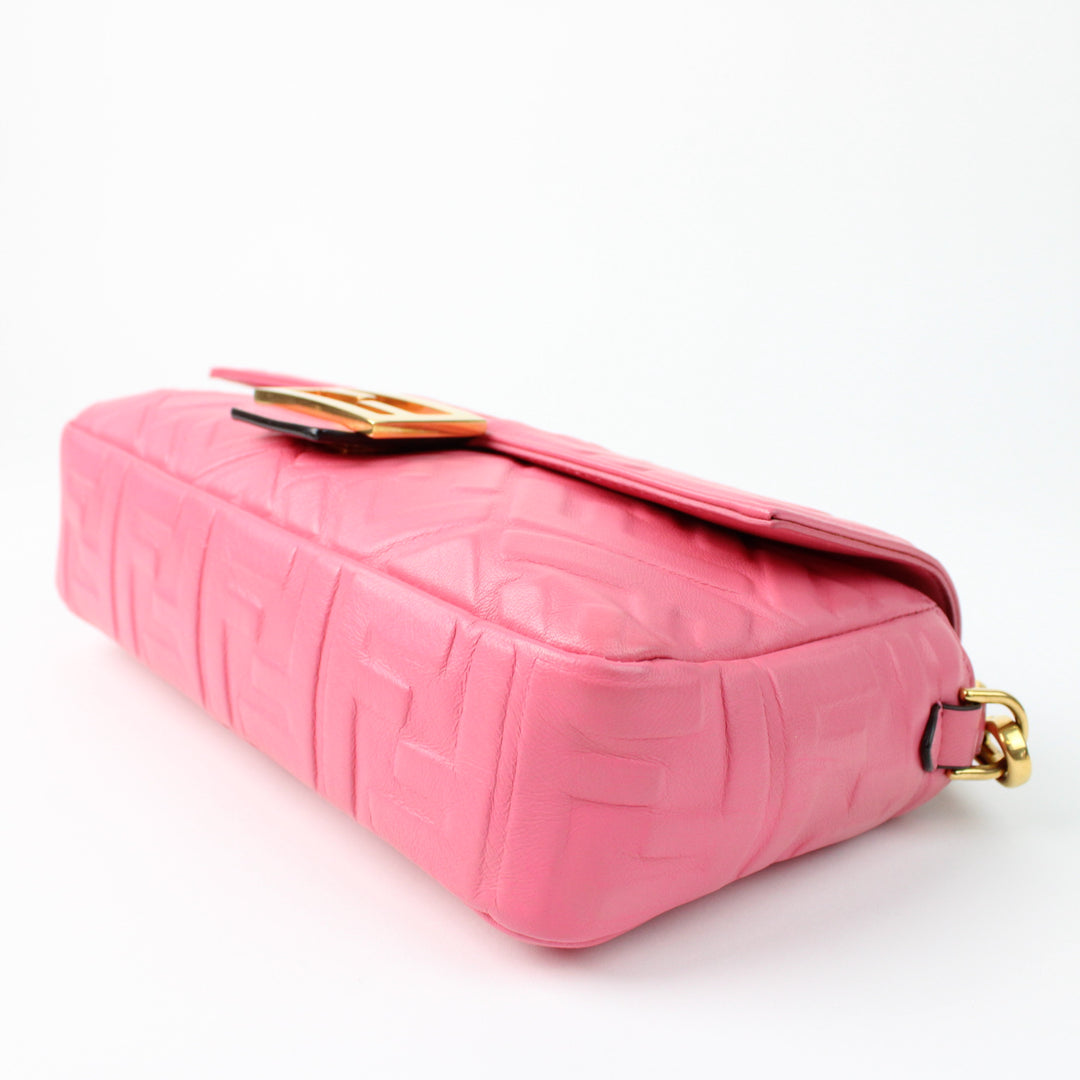 Fendi Baguette Media