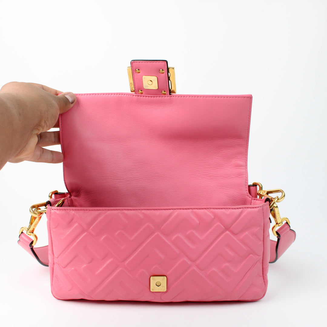Fendi Baguette Media