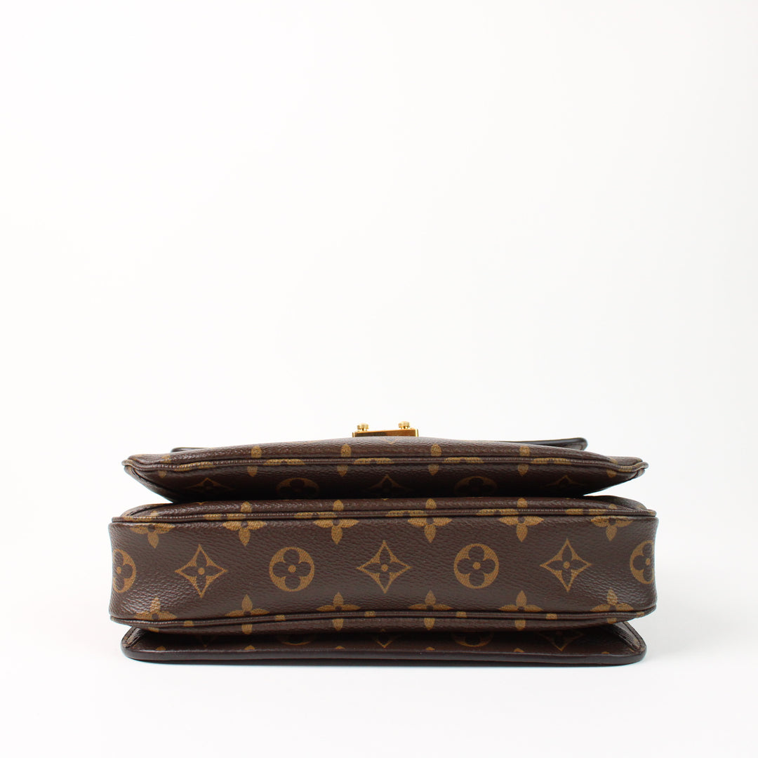 Louis Vuitton Metis Clutch