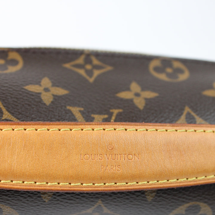 Louis Vuitton Metis Clutch
