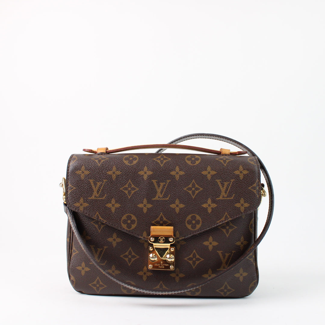 Louis Vuitton Metis Clutch