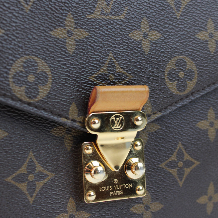 Louis Vuitton Metis Clutch