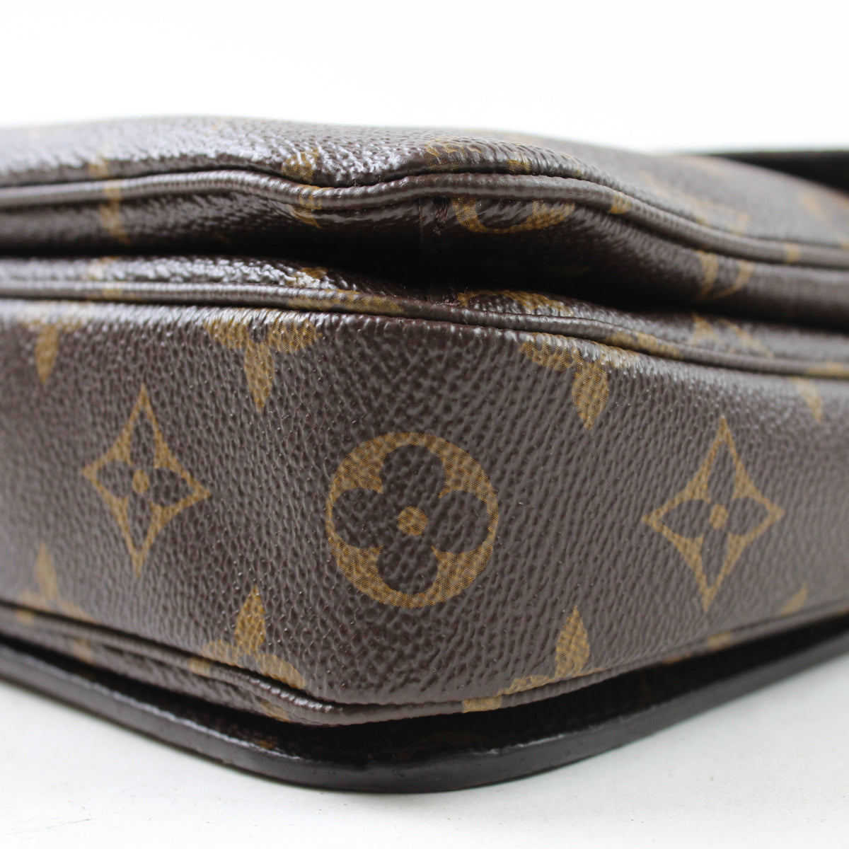 Louis Vuitton Pochette Métis