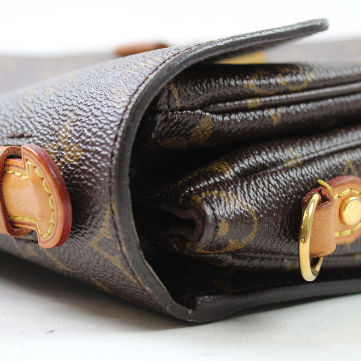 Louis Vuitton Pochette Métis
