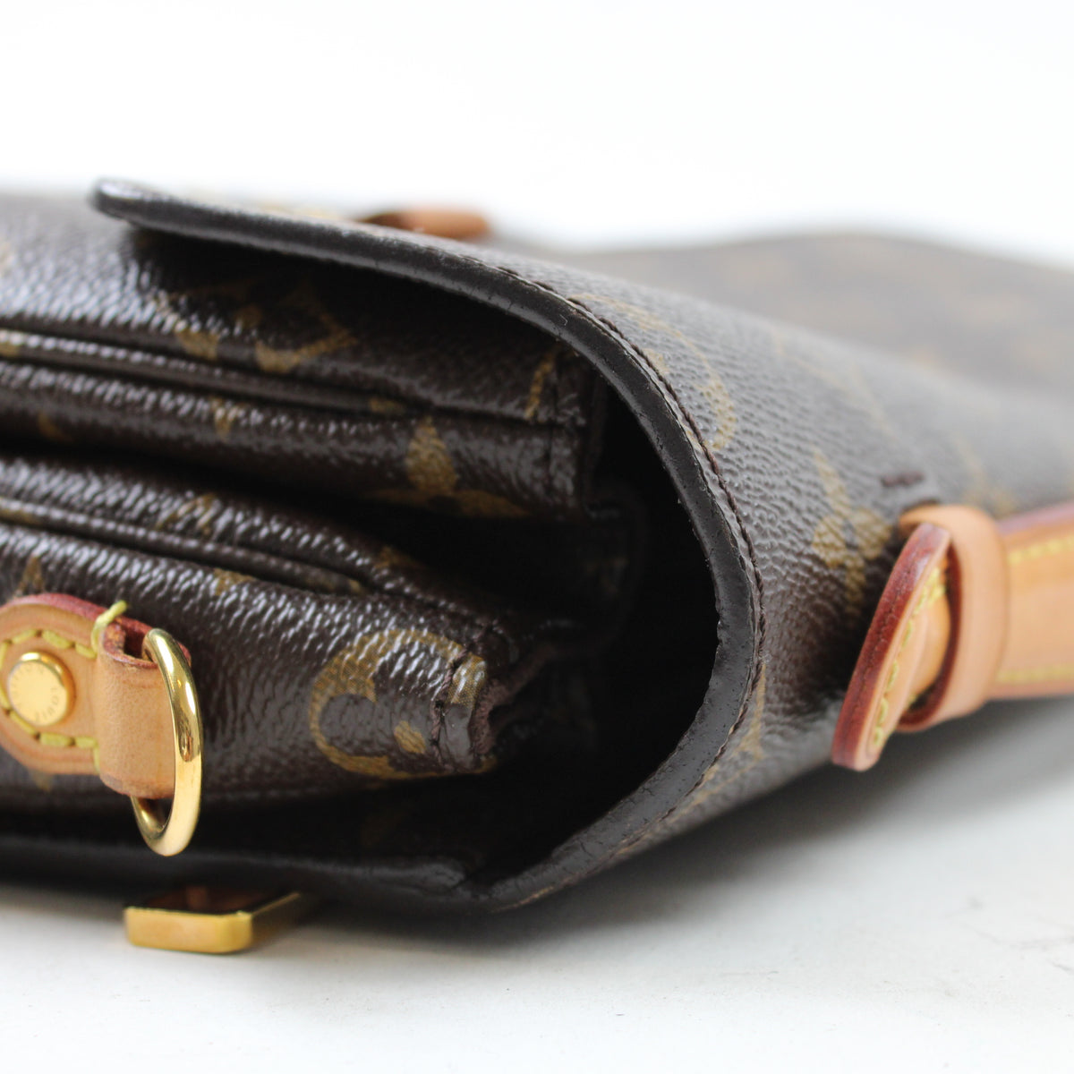 Louis Vuitton Pochette Métis