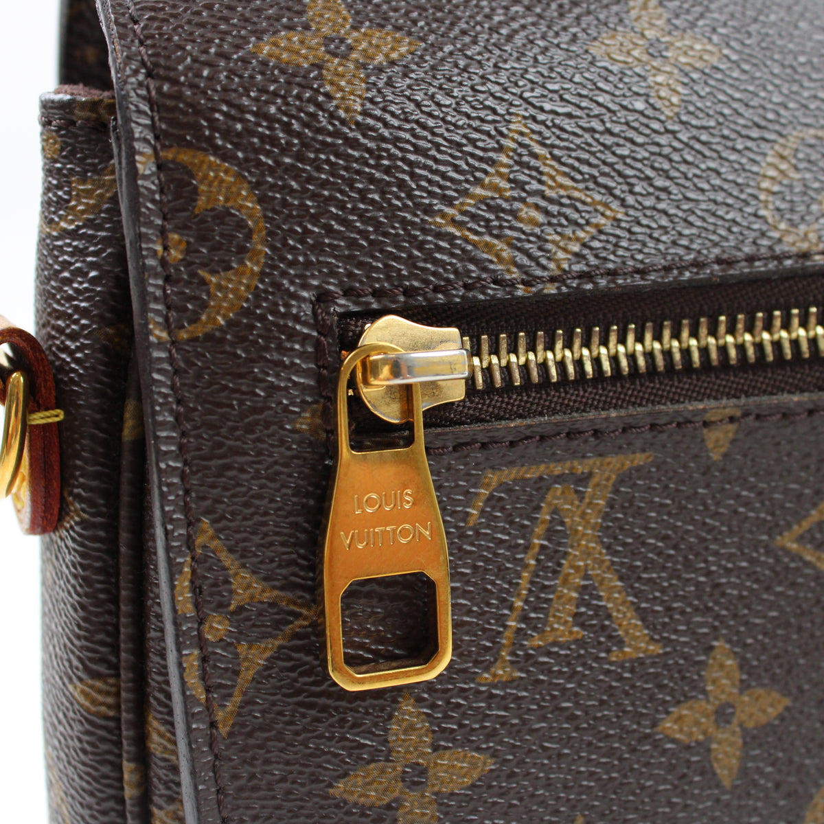 Louis Vuitton Pochette Métis