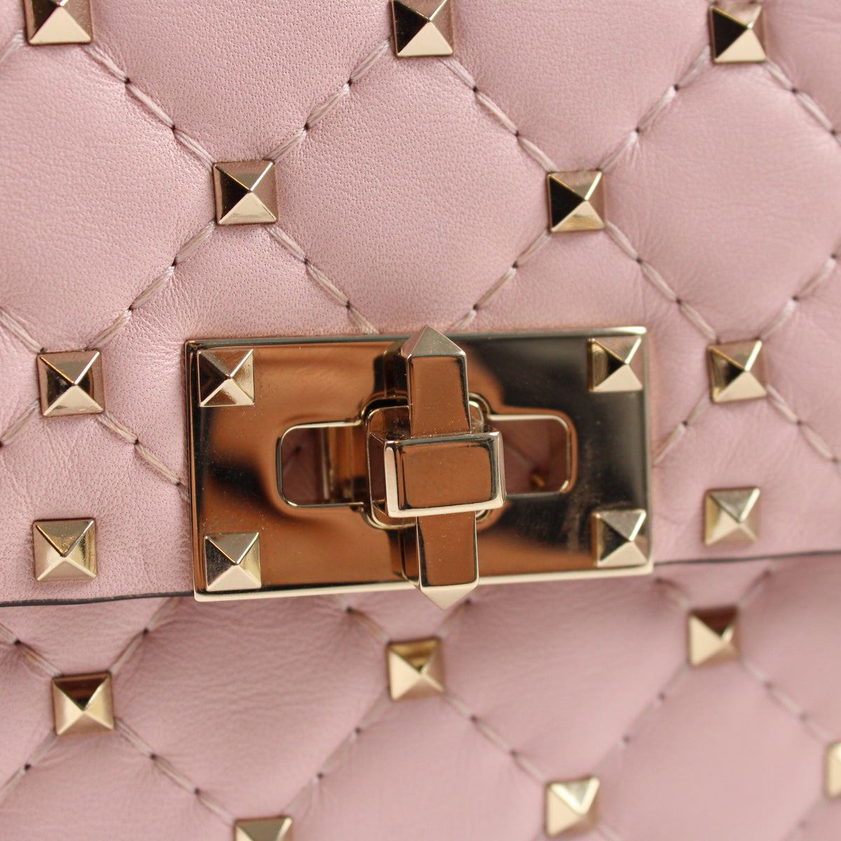 Valentino Garavani Rockstud Spike Media
