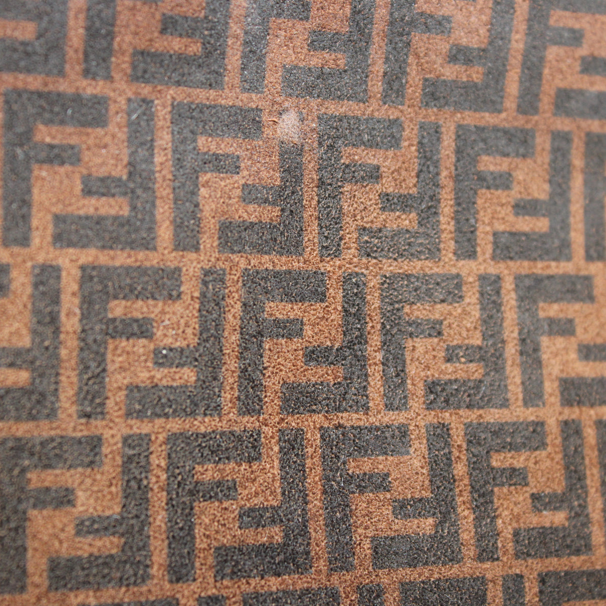 Fendi Medium Flat Pouch In Pelle Scamosciata