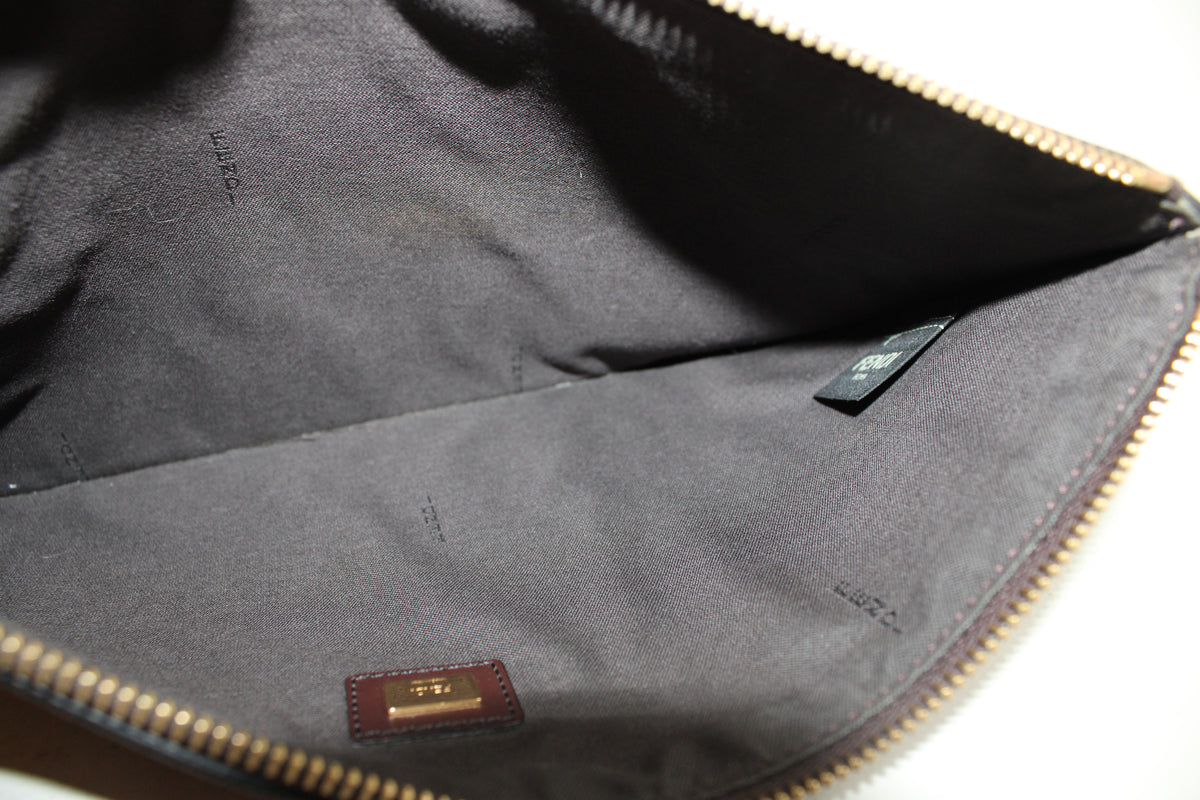 Fendi Medium Flat Pouch In Pelle Scamosciata