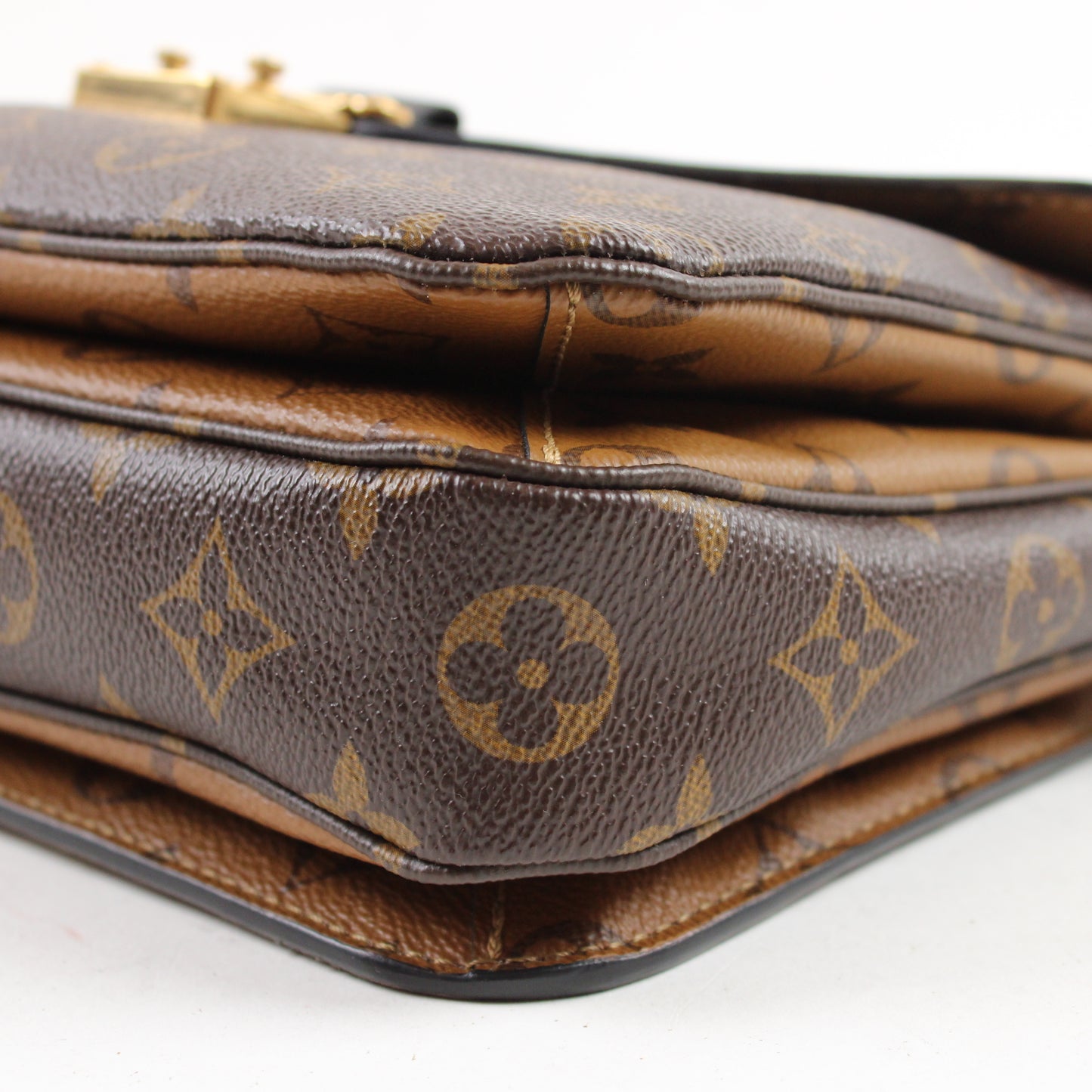 Louis Vuitton Pochette Metis Reverse