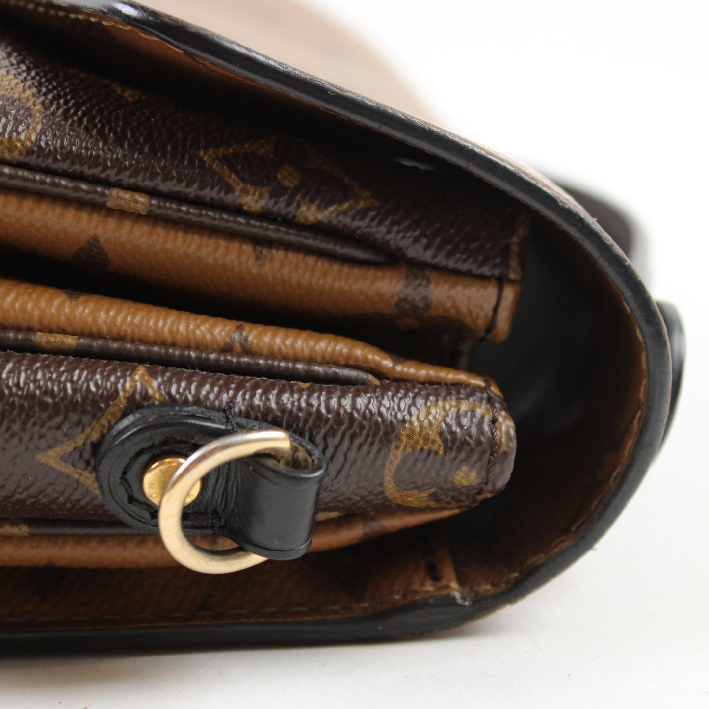Louis Vuitton Pochette Metis Reverse