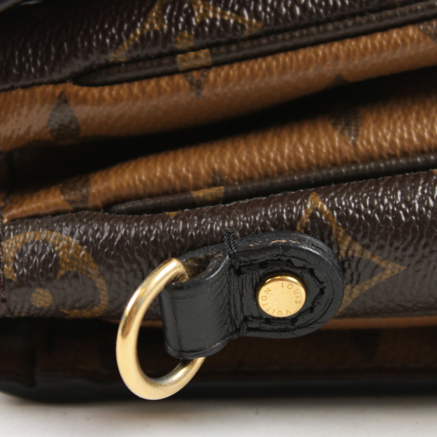 Louis Vuitton Pochette Metis Reverse