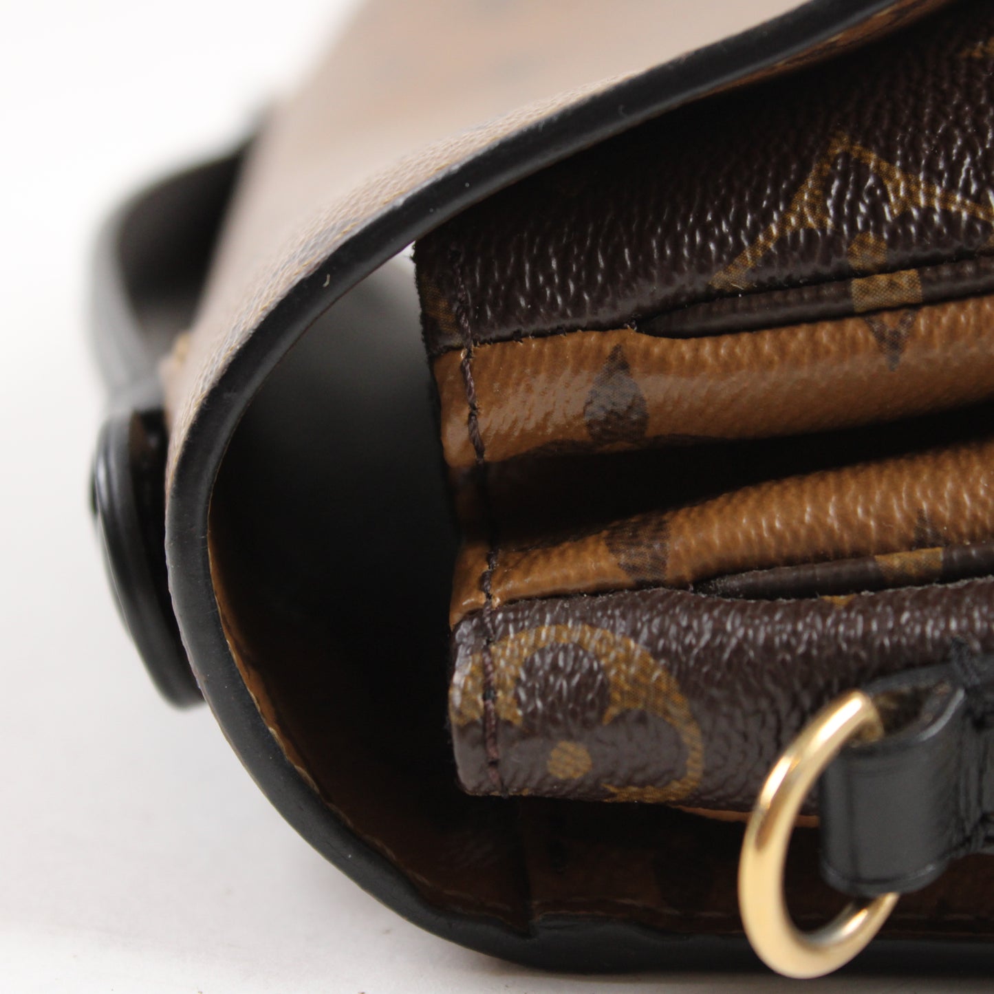 Louis Vuitton Pochette Metis Reverse