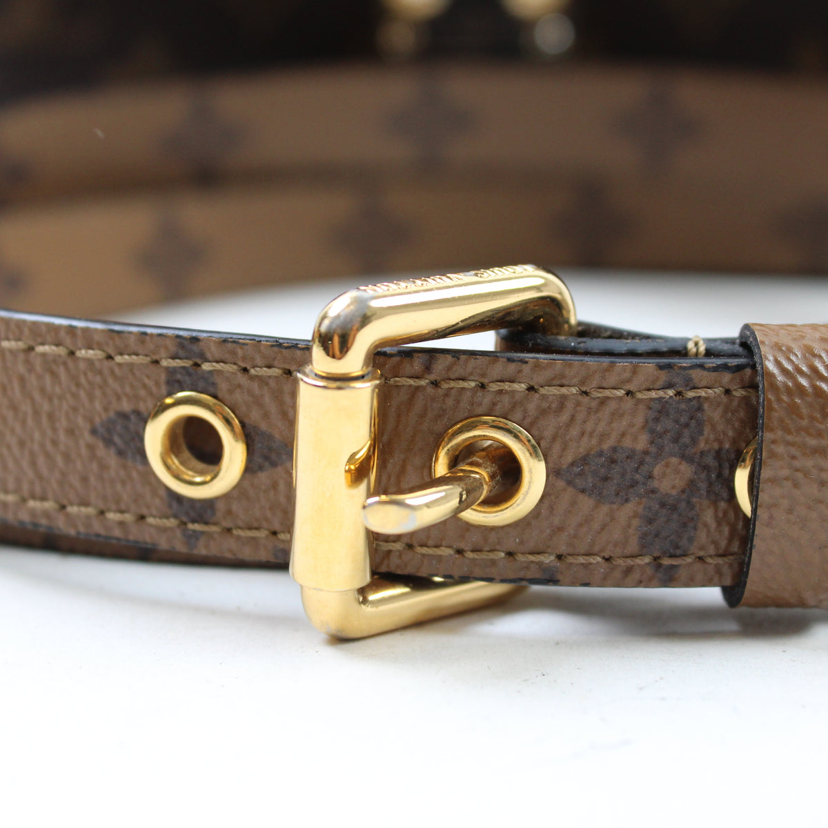 Louis Vuitton Pochette Metis Reverse