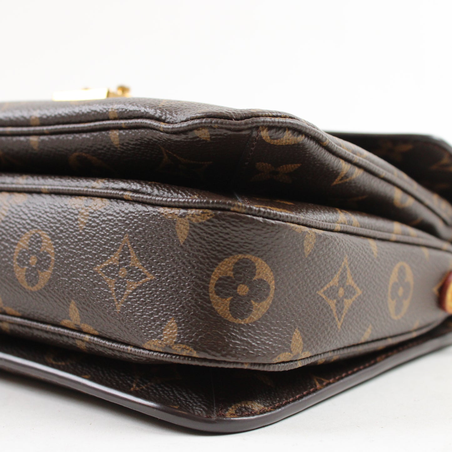 Louis Vuitton Pochette Metis Monogram