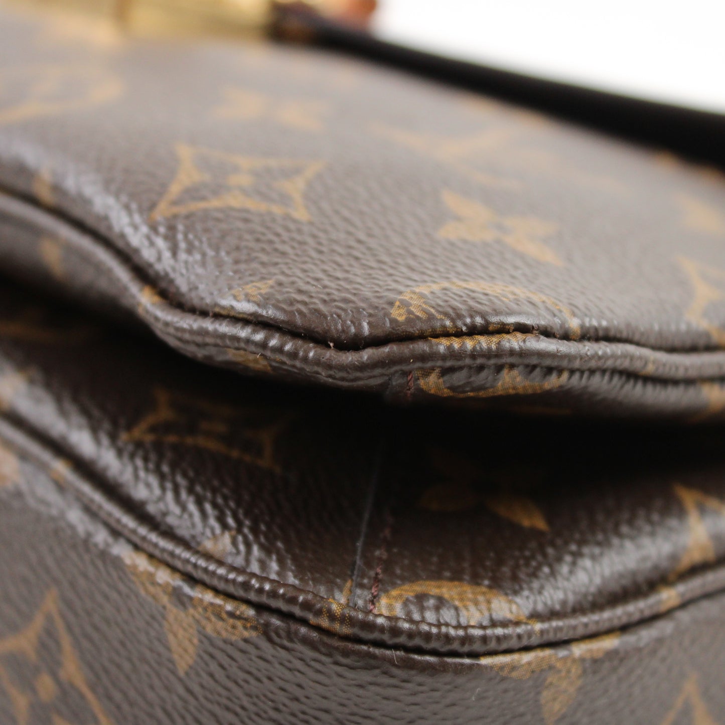 Louis Vuitton Pochette Metis Monogram
