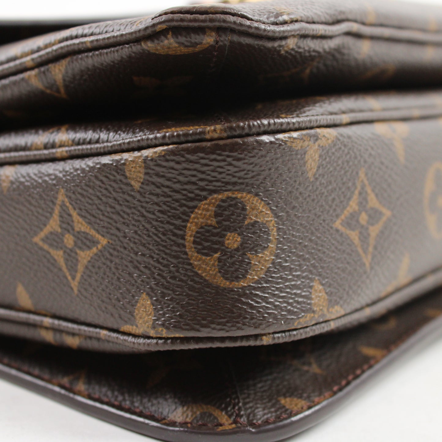 Louis Vuitton Pochette Metis Monogram