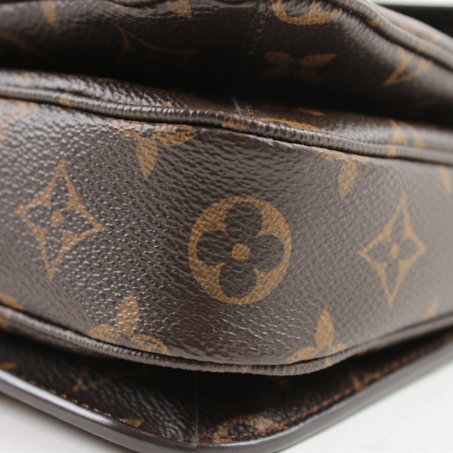 Louis Vuitton Pochette Metis Monogram