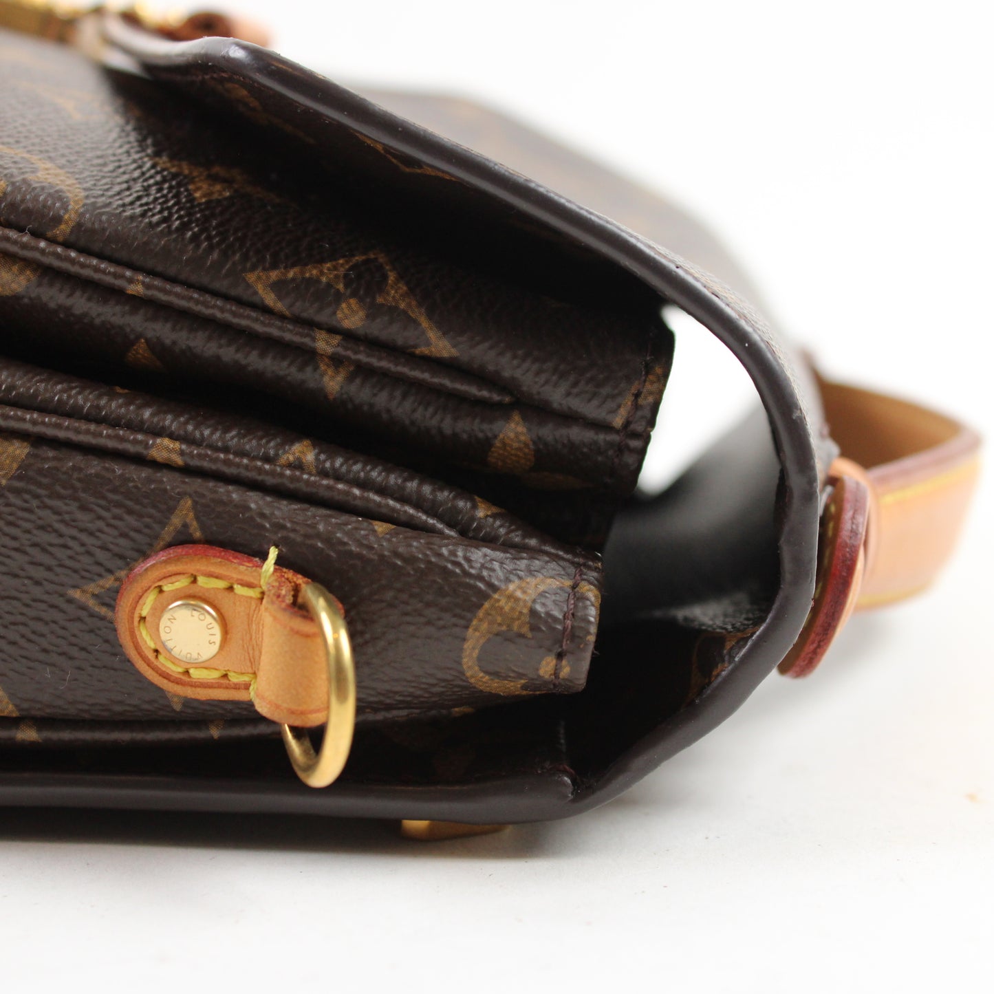 Louis Vuitton Pochette Metis Monogram