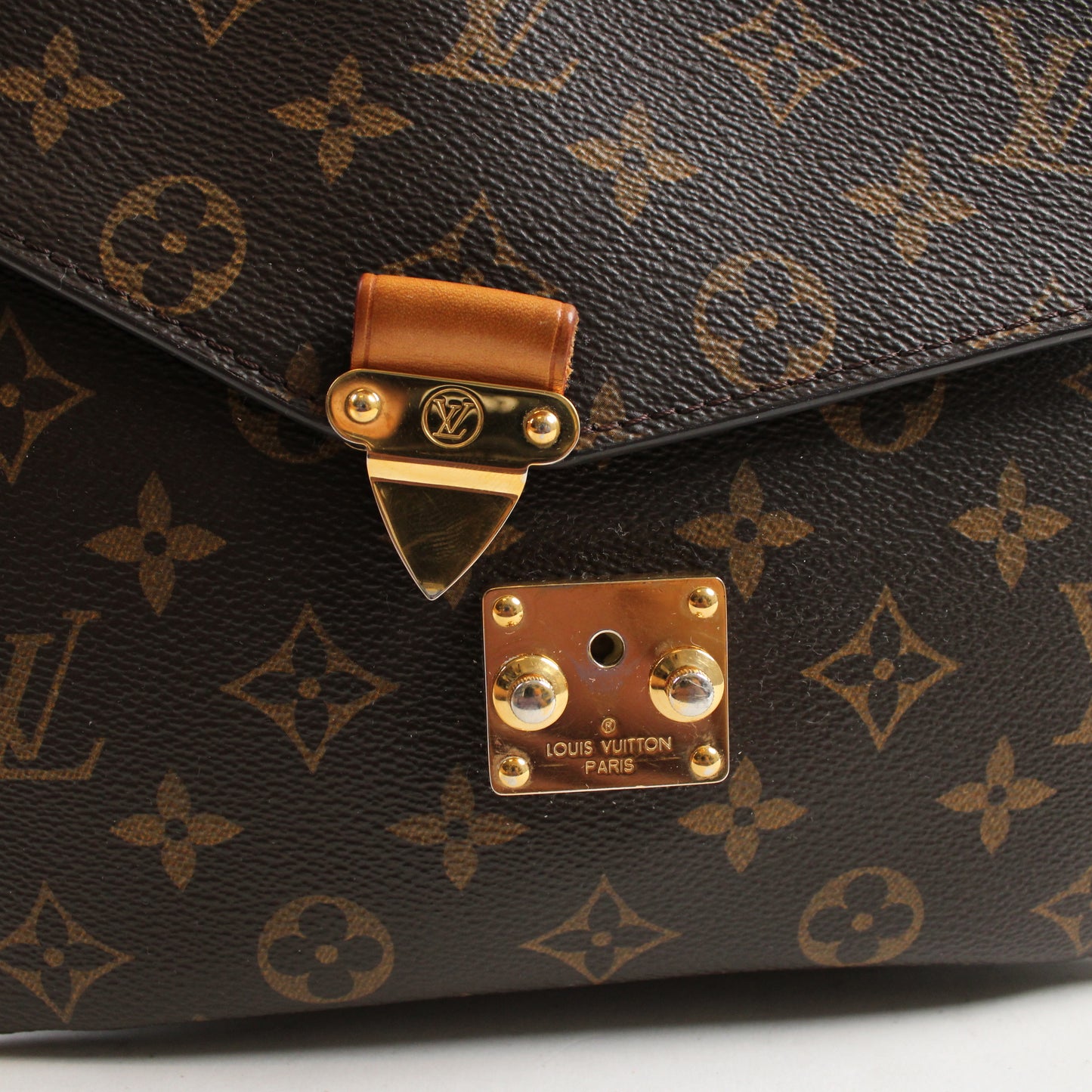 Louis Vuitton Pochette Metis Monogram