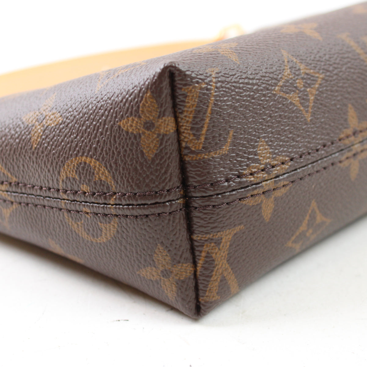 Louis Vuitton Pochette Hills