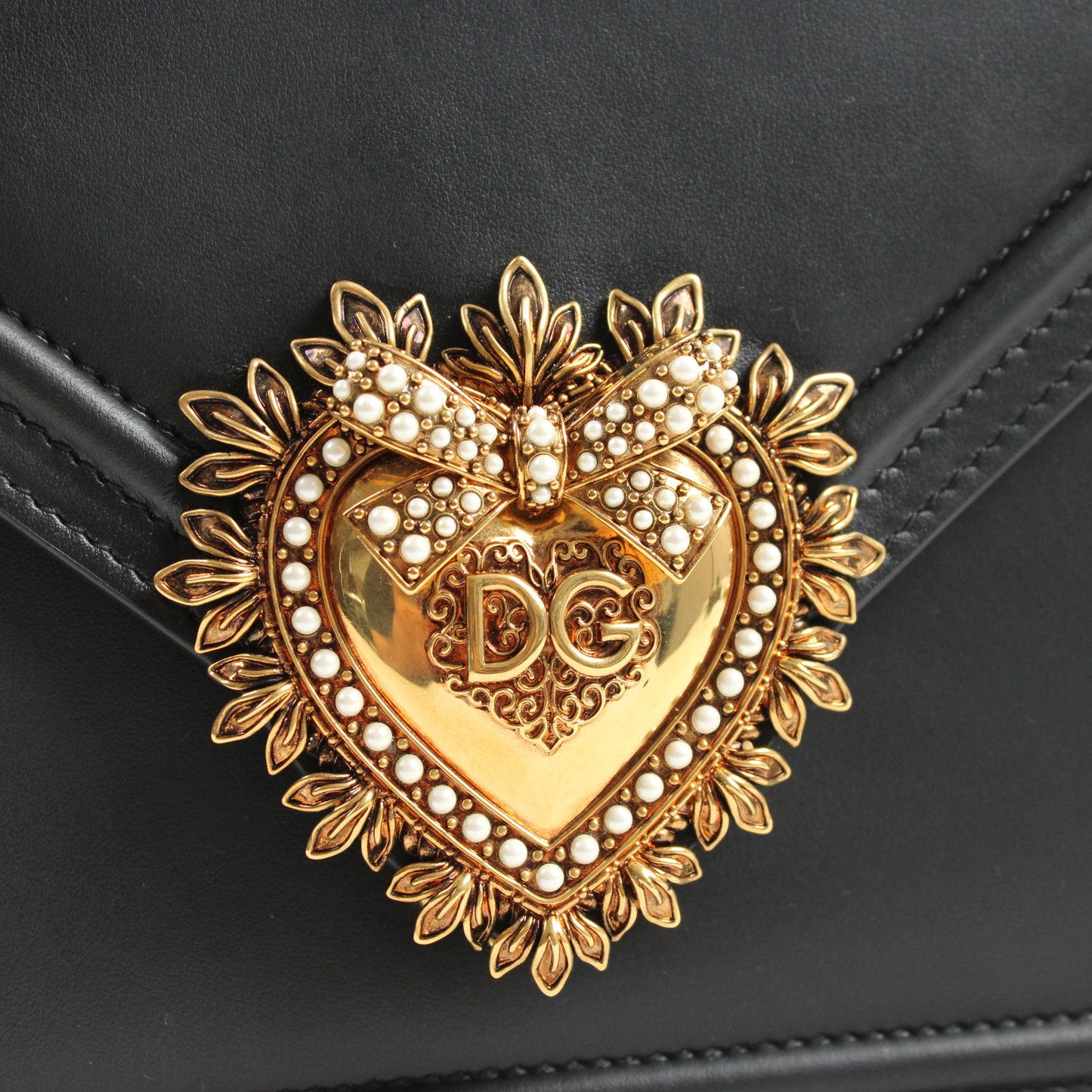 Dolce & Gabbana Devotion Media
