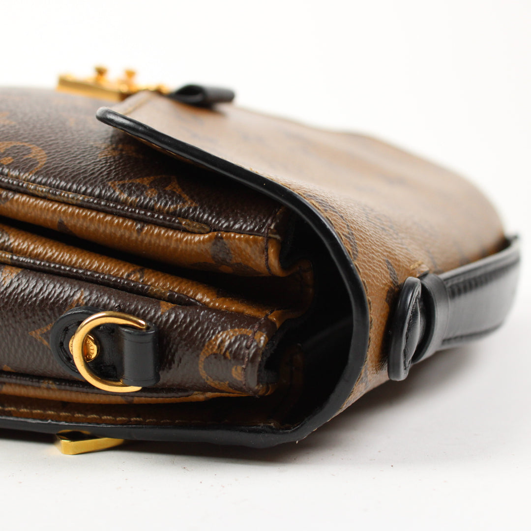 Louis Vuitton  Pochette Mètis Reverse