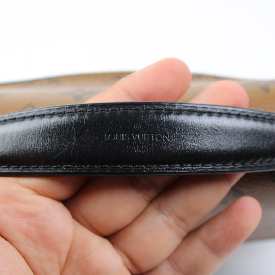 Louis Vuitton  Pochette Mètis Reverse
