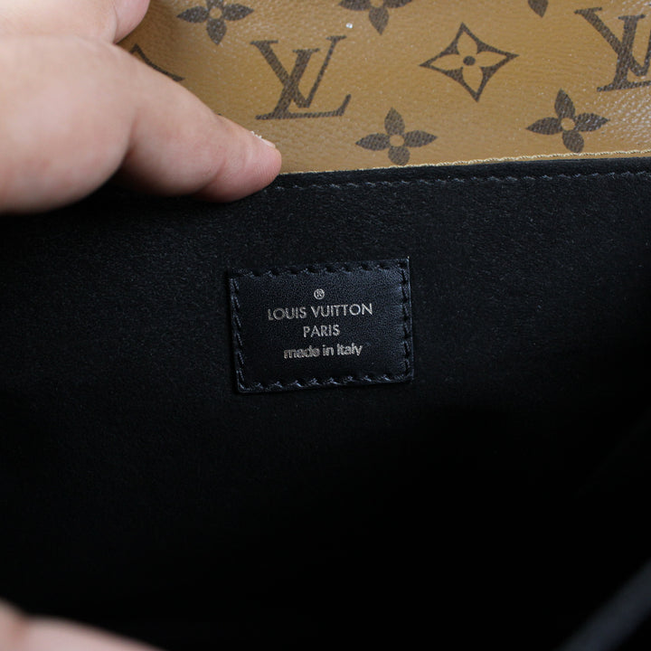 Louis Vuitton  Pochette Mètis Reverse