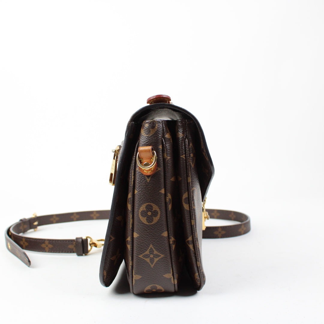 Louis Vuitton Pochette Mètis