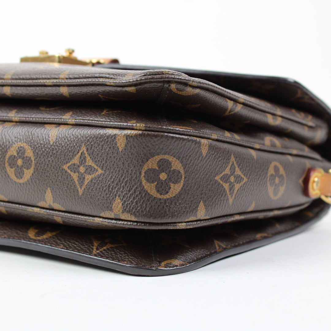 Louis Vuitton Pochette Mètis